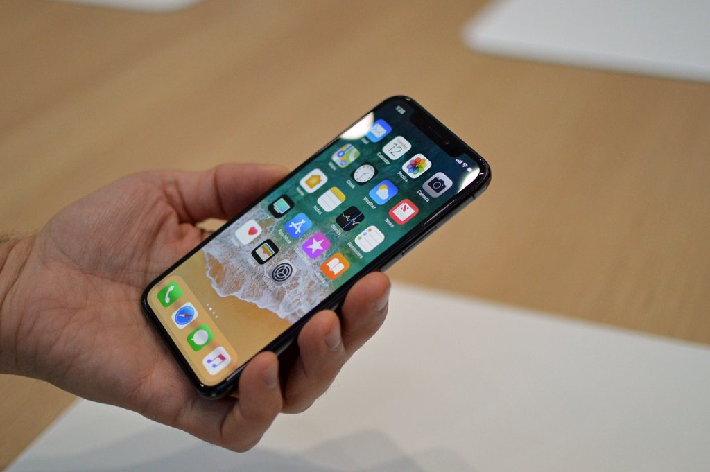 اپل اقدام به ساخت و عرضه سه گوشی جدید، مشابه آیفون ایکس می کند!