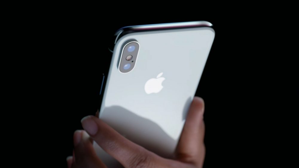 You are currently viewing اپل ممکن است تولید گوشی های آیفون در سال 2018 را تا 20% کاهش دهد
