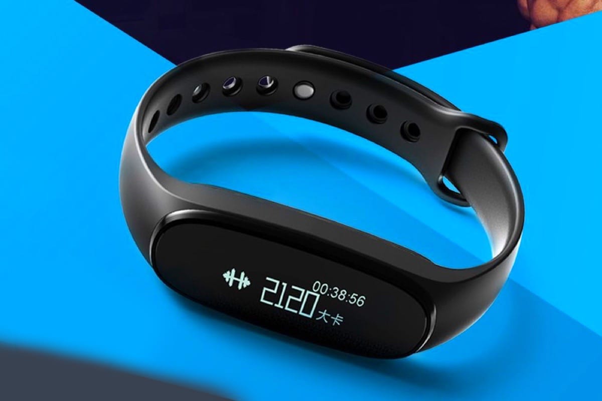Read more about the article شیائومی از یک دستبند هوشمند با نام Mi Band 3 رونمایی کرد