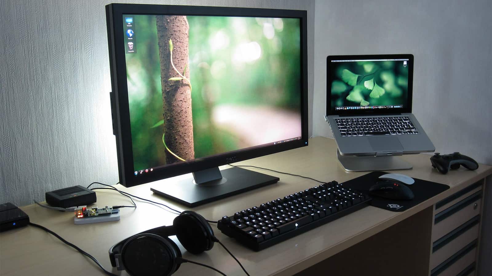 مقایسه صفحه نمایش لپ تاپ و کامپیوتر رومیزی