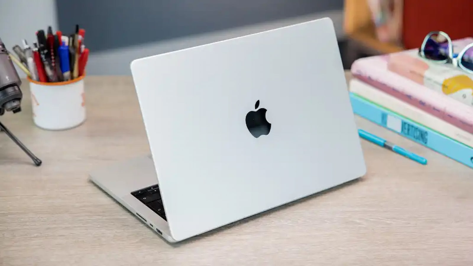لپ تاپ اپل Macbook pro مدل M2 Pro سال 2023